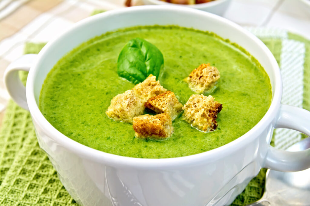 Oczyszczająca zupa krem z brokułów