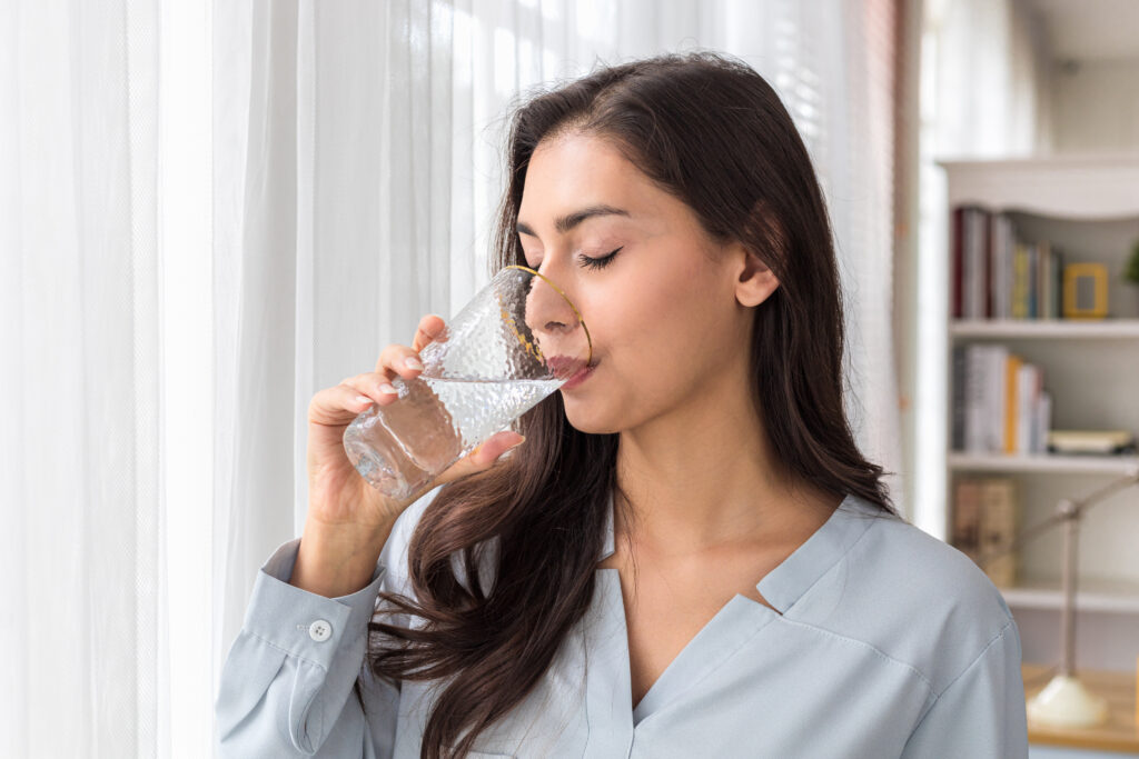 Woda: dlaczego picie wody ma kluczowe znaczenie dla zdrowia?